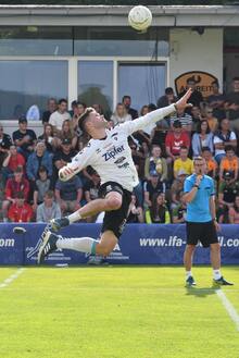 Angreifer Karl Müllehner und das Team aus Vöcklabruck sind die Titelverteidiger beim Champions Cup in Dennach.