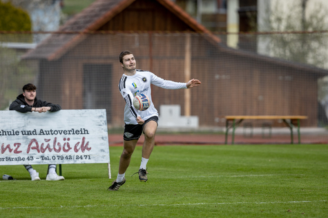 Freistadt-Zuspieler Matthias Aichberger und sein Team schafften in Runde 3 zwei klare 3:0-Heimsiege. (Foto: Erwin Pils)