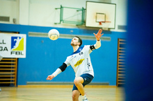 Zuspieler Stefan Wohlfahrt und das Team aus Urfahr gewannen in Runde 2 beide Heimspiele. (Foto: Moritz Kaufmann)