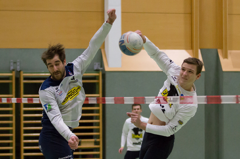 Bela Gschwandtner (links) trifft mit Urfahr auf Gustav Gürtler und das Team aus Enns.