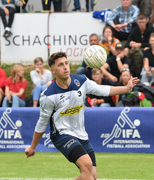 Angreifer Gernot Teufer und das Team von Titelverteidiger Urfahr wollen auch in der neuen Saison ein kräftiges Wort um den Staatsmeister mitreden. (Foto: Manfred Lindorfer)